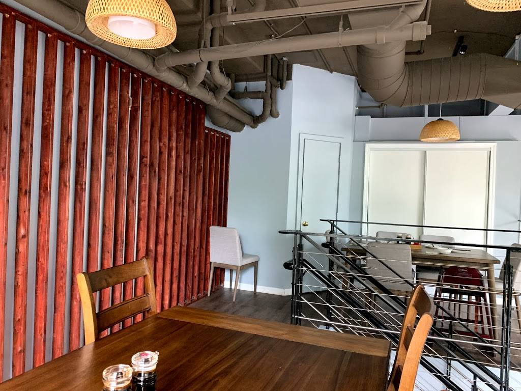 Dumpling & Noodle | restaurant | 11000 NE 10th St #B, Bellevue, WA 98004, USA | 4255592909 OR +1 425-559-2909