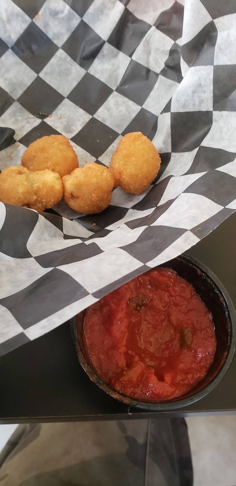 Riverside House of Pizza | restaurant | 4 Free St, Old Town, ME 04468, USA | 2078276600 OR +1 207-827-6600