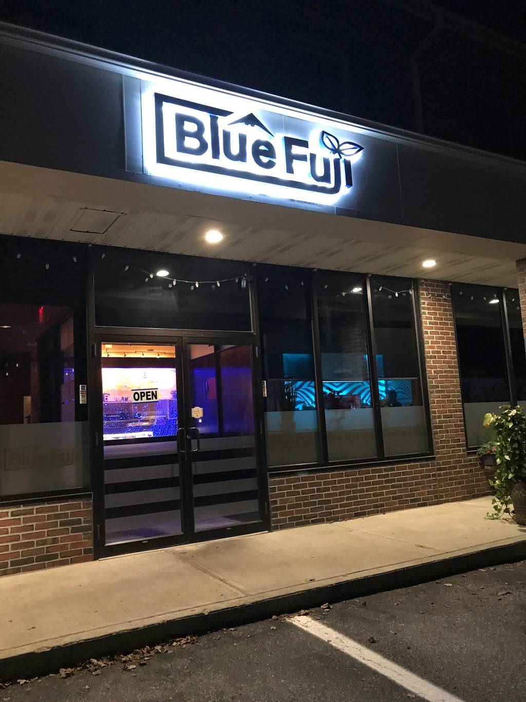 Blue Fuji | restaurant | 200 Great Rd, Bedford, MA 01730, USA | 7812800707 OR +1 781-280-0707
