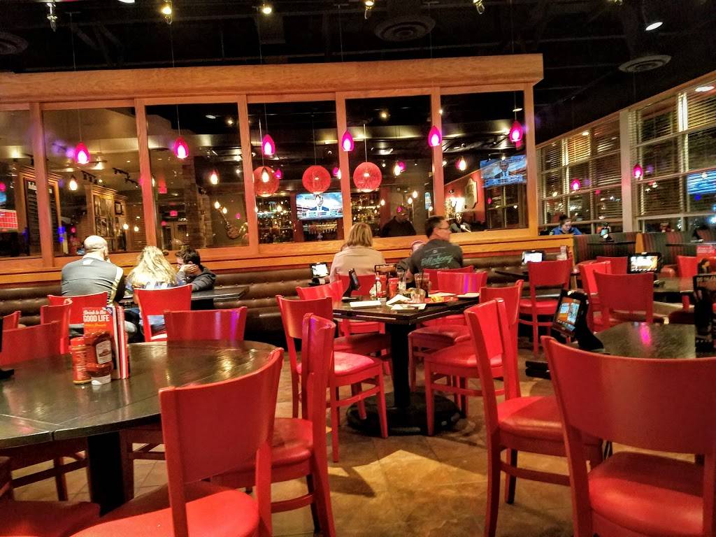 Red Robin Gourmet Burgers and Brews | restaurant | 43530 Yukon Dr, Ashburn, VA 20147, USA | 7037236005 OR +1 703-723-6005