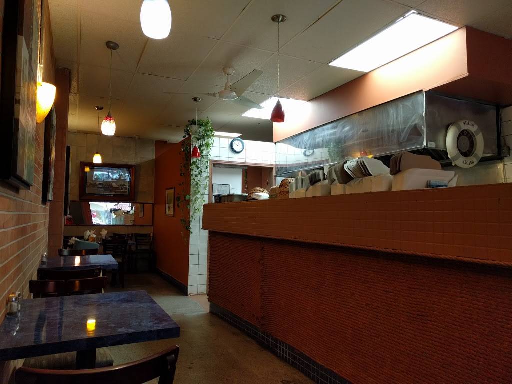 Captain John Donlands Fish & Chips | restaurant | 373 Donlands Ave, East York, ON M4J 3S2, Canada | 4164223474 OR +1 416-422-3474