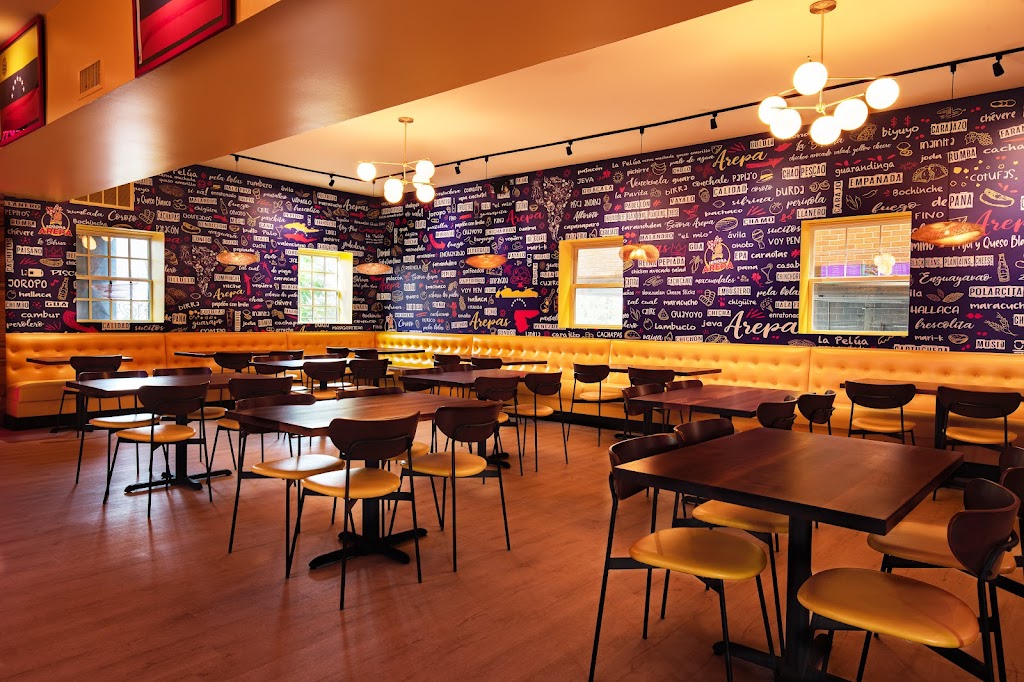 Señora Arepa | restaurant | 721 E Market St, Louisville, KY 40202, USA | 5027953995 OR +1 502-795-3995