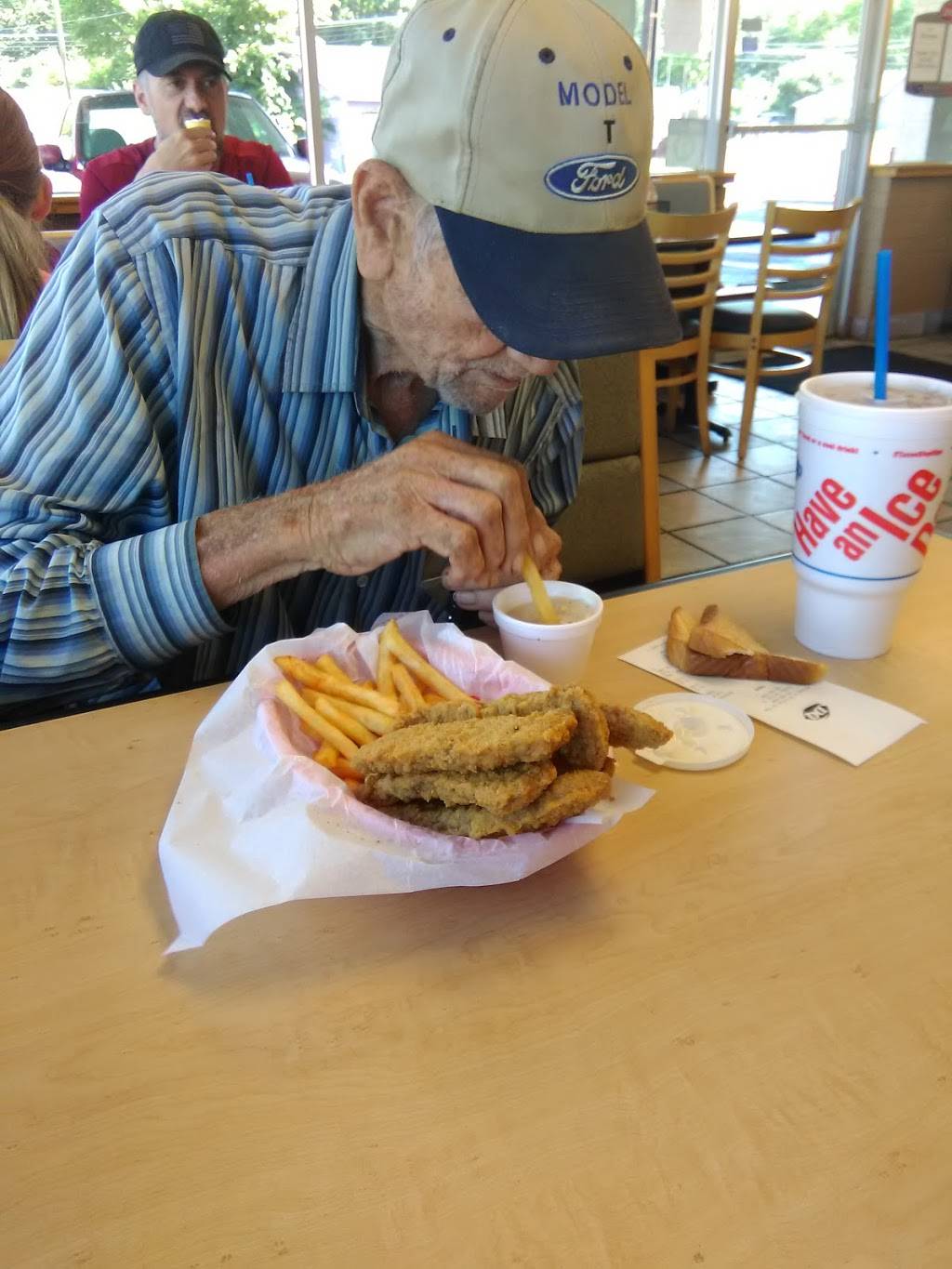 Dairy Queen Store | restaurant | 705 Main St, Sulphur Springs, TX 75482, USA | 9038853640 OR +1 903-885-3640