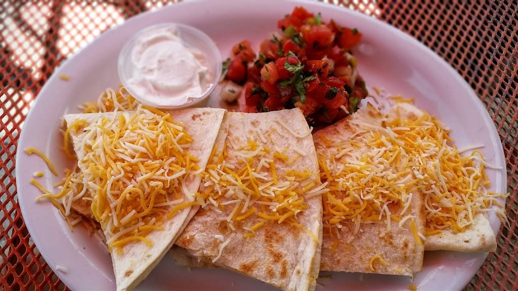 Little Tommies Tiki | restaurant | 5519 Shore Blvd S, Gulfport, FL 33707, USA | 7274988826 OR +1 727-498-8826