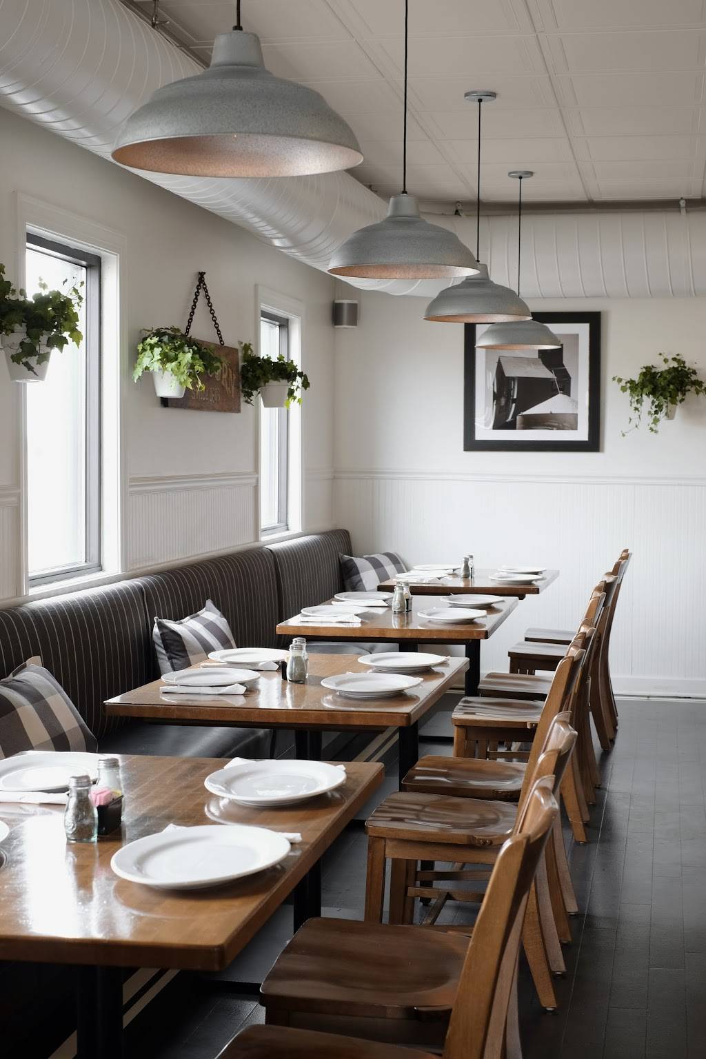 The Pike 40 | restaurant | 41010 National Rd, Belmont, OH 43718, USA | 7407820001 OR +1 740-782-0001