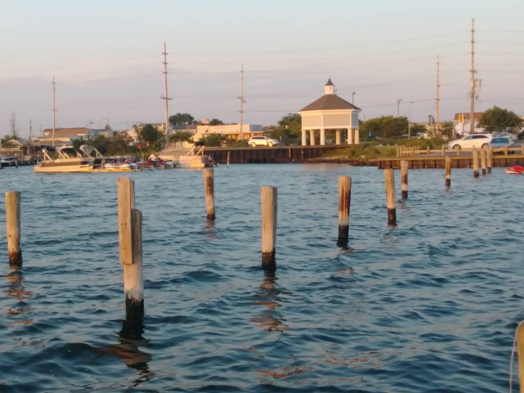 Bills Boat Rentals | restaurant | 1200 NJ-35, Seaside Heights, NJ 08751, USA | 7328301112 OR +1 732-830-1112