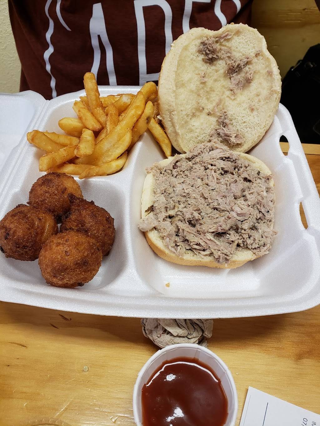 Currituck BBQ Company | restaurant | 4467 Caratoke Hwy, Barco, NC 27917, USA | 2524536618 OR +1 252-453-6618