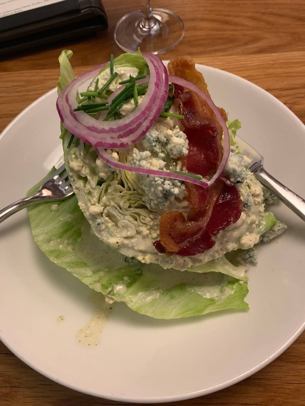 Elways | restaurant | 8900 Peña Blvd, Denver, CO 80249, USA | 3033427777 OR +1 303-342-7777