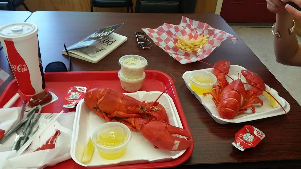 Carriers Mainely Lobster | restaurant | 10 ME-46, Bucksport, ME 04416, USA | 2074691011 OR +1 207-469-1011
