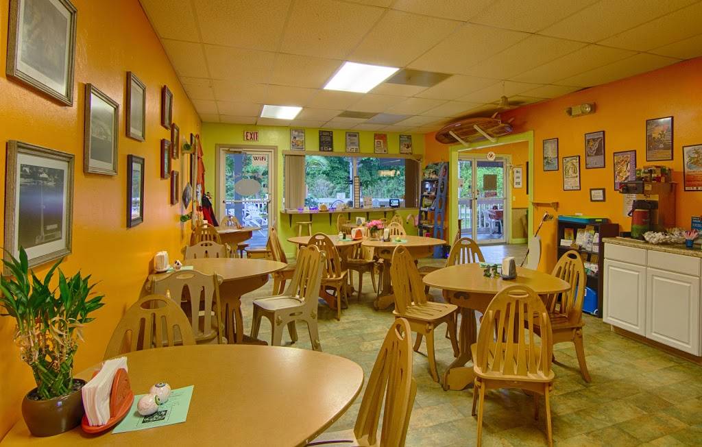 Little Lillys Island Deli | restaurant | 10700 Stringfellow Rd #20, Bokeelia, FL 33922, USA | 2392829264 OR +1 239-282-9264