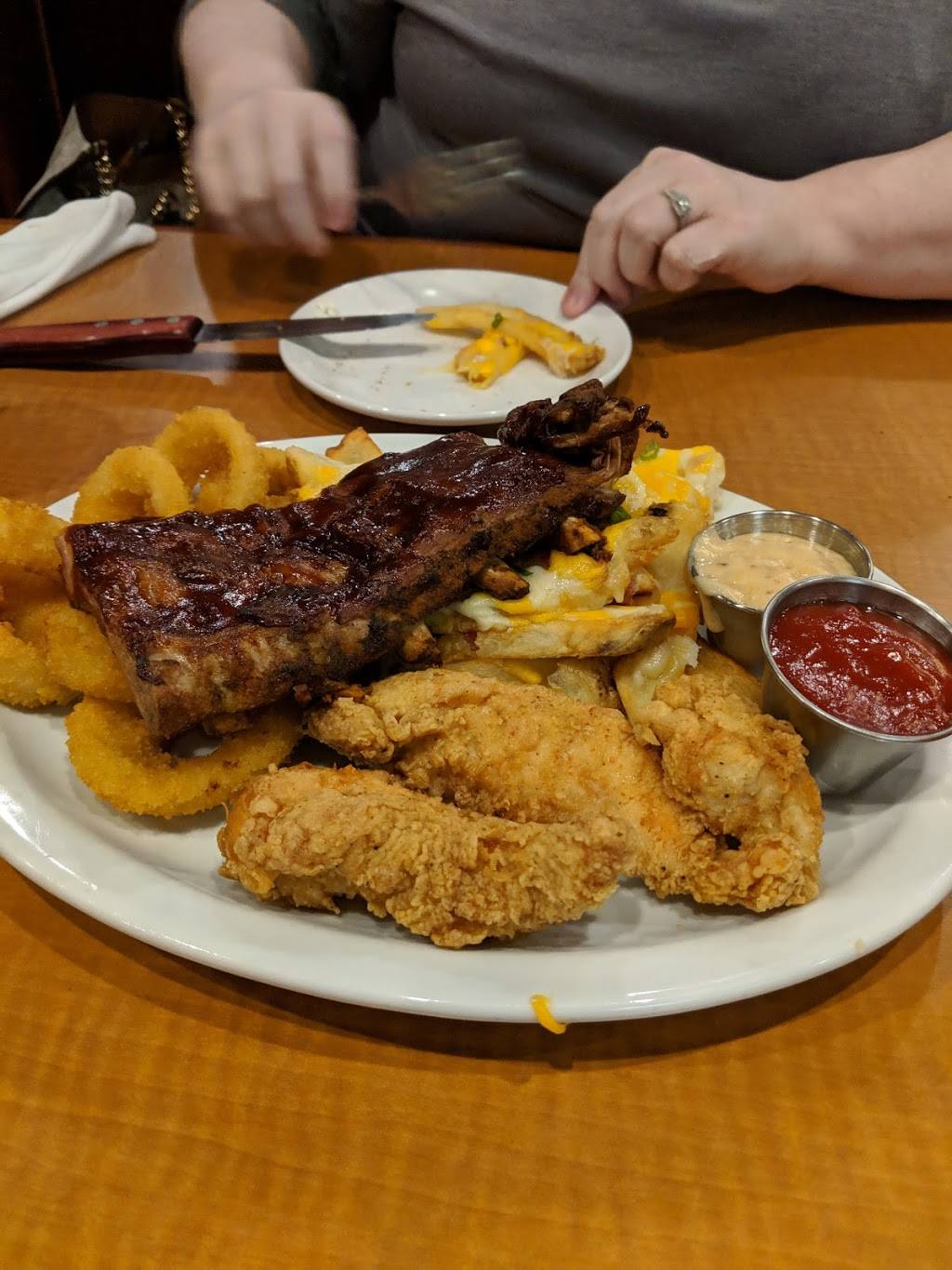 Luckys Steakhouse | restaurant | 3554 Okemos Rd, Okemos, MI 48864, USA | 5173491300 OR +1 517-349-1300