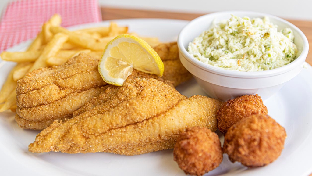 Davids Catfish House | restaurant | 10810 Hwy 31, Spanish Fort, AL 36527, USA | 2519301252 OR +1 251-930-1252