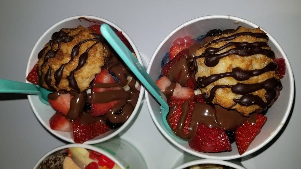 Yogurtini | restaurant | 2510 W Happy Valley Rd #1251, Phoenix, AZ 85085, USA | 6235801200 OR +1 623-580-1200