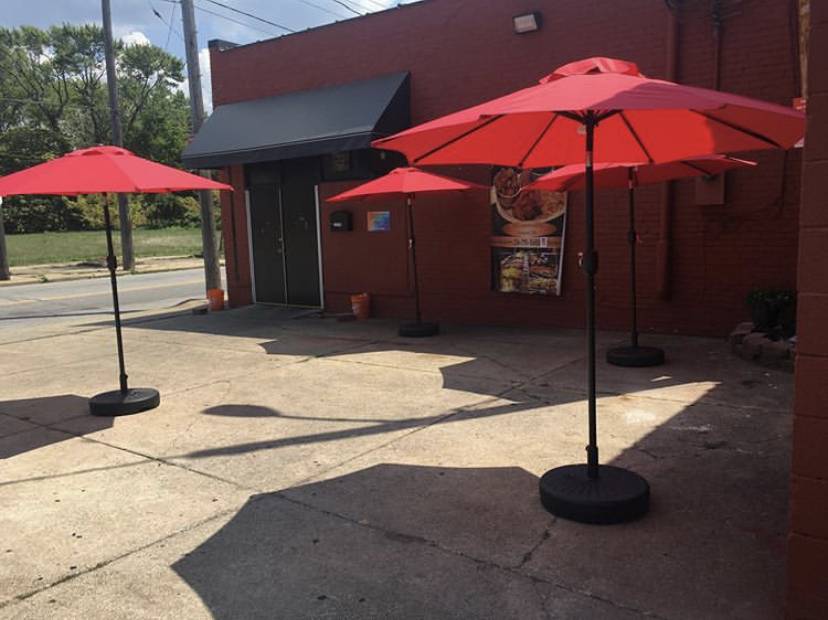 Red walters Bar-B-Que | restaurant | 15116 Lakeshore Blvd, Cleveland, OH 44110, USA | 2167955688 OR +1 216-795-5688