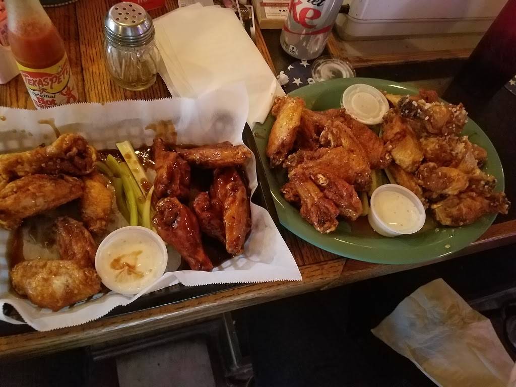 Chasers Sports Bar & Grill | restaurant | 8520 E Oak Island Dr, Oak Island, NC 28465, USA | 9102781500 OR +1 910-278-1500