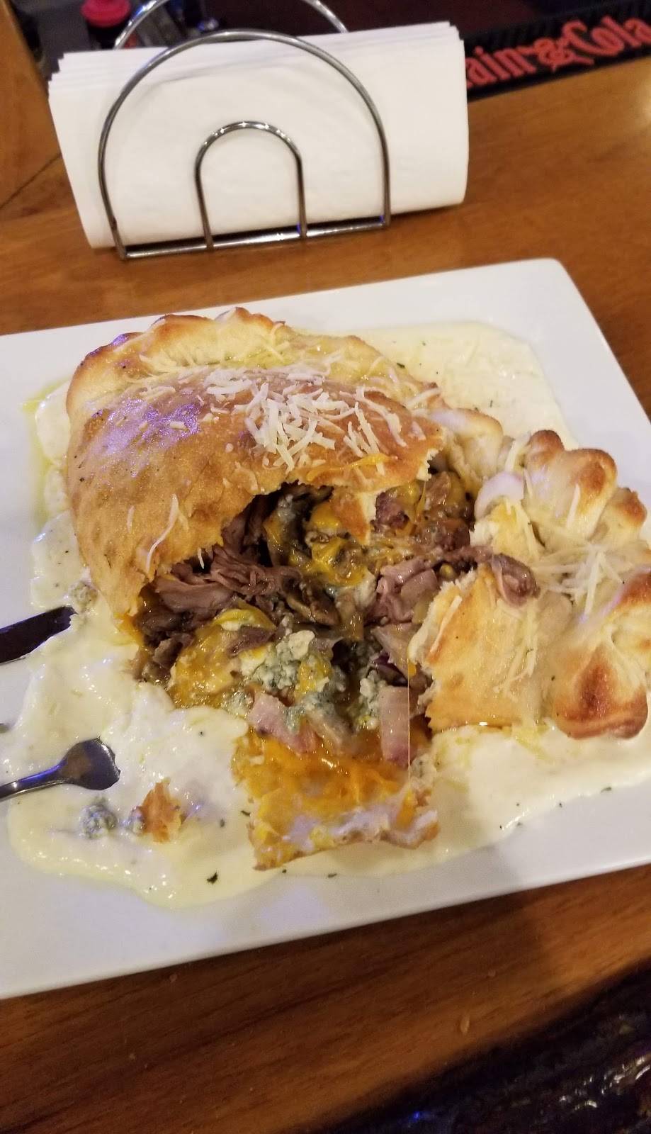 Flat Creek Restaurant & Saloon | restaurant | 10290 WI-27, Hayward, WI 54843, USA | 7156341466 OR +1 715-634-1466