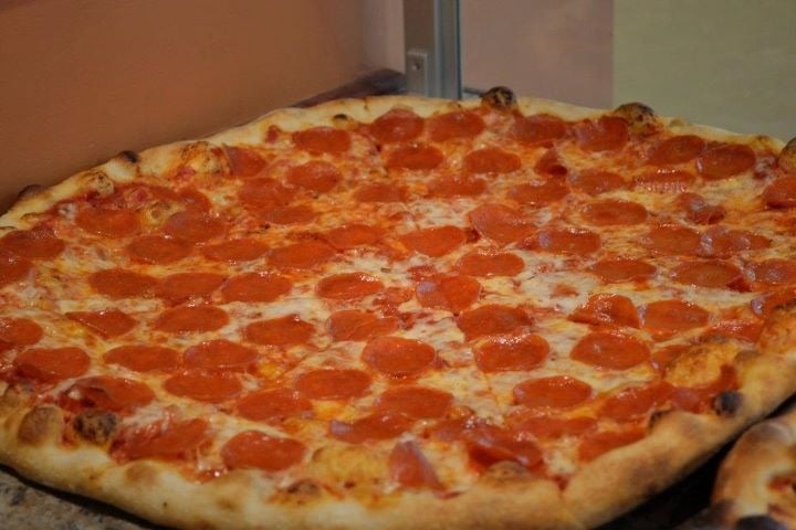 Chelys Pizza | meal delivery | 2235 S Laramie Ave, Cicero, IL 60804, USA | 7087807330 OR +1 708-780-7330