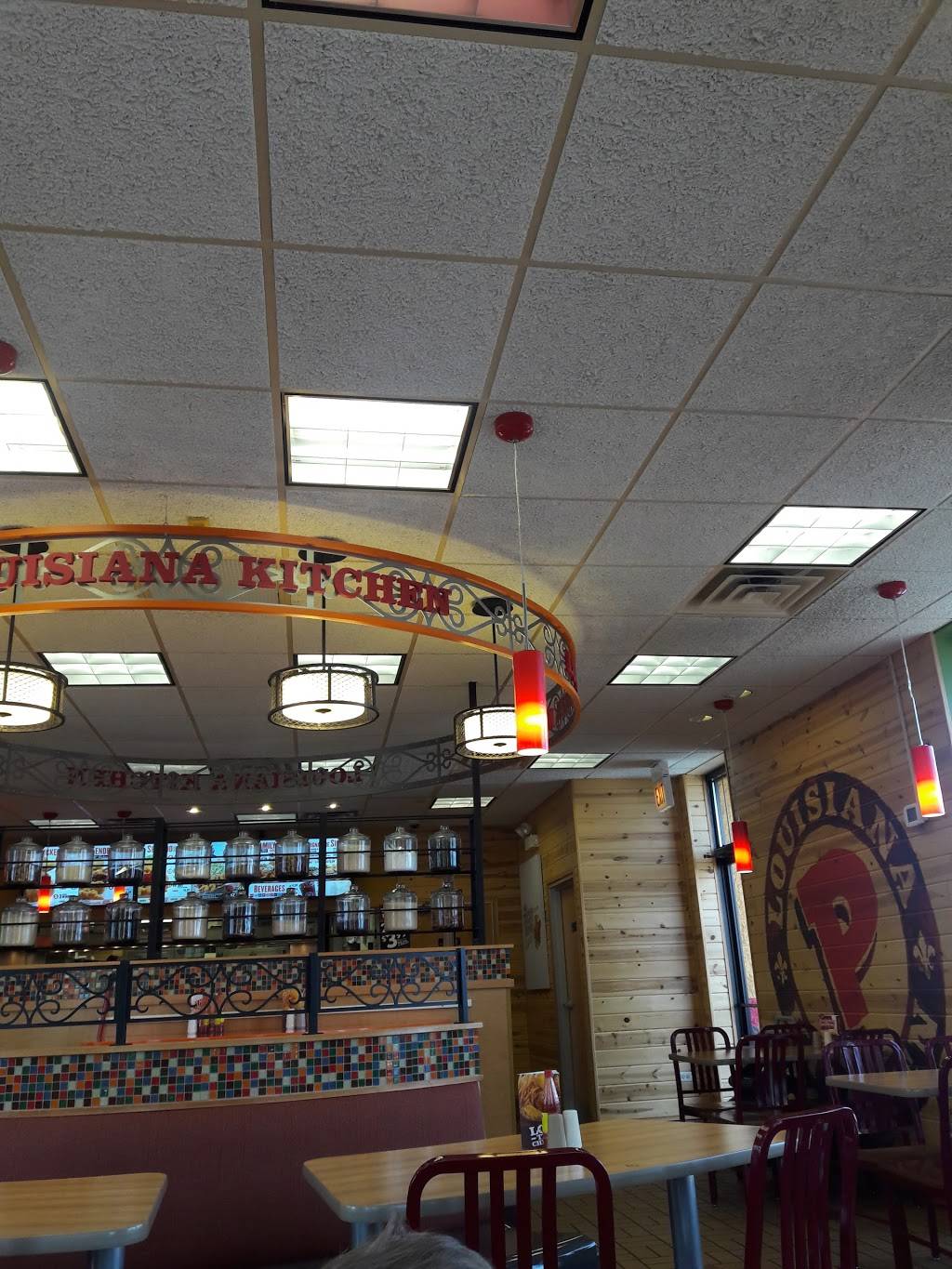 Popeyes Louisiana Kitchen | restaurant | 221 E Rollins Rd, Round Lake Beach, IL 60073, USA | 8477401793 OR +1 847-740-1793