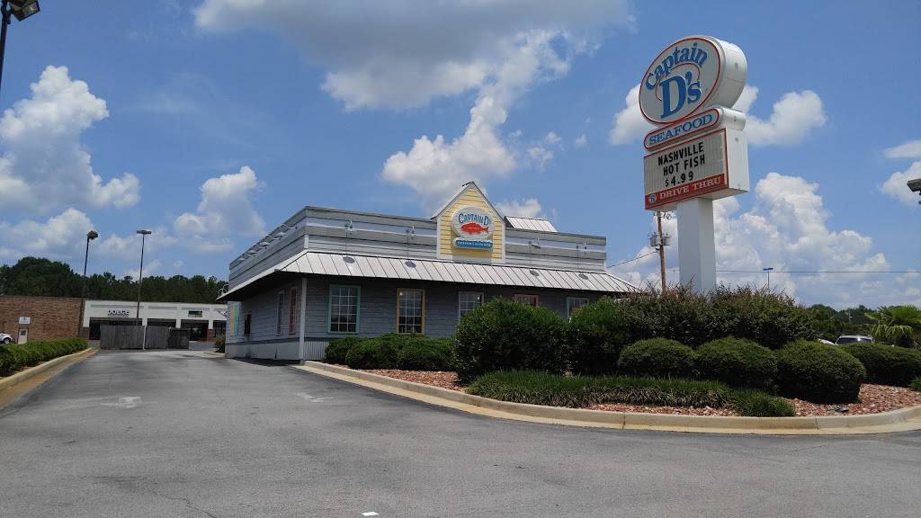 Captain Ds | restaurant | 810 Columbus Pkwy, Opelika, AL 36801, USA | 3347373877 OR +1 334-737-3877