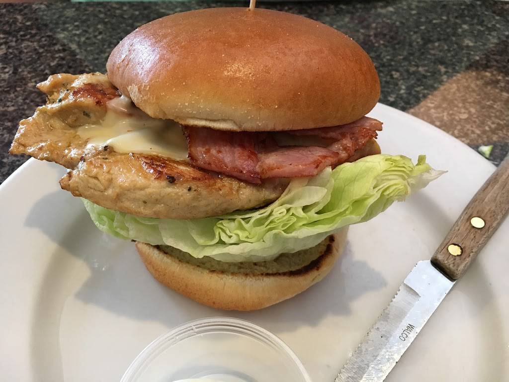 Village Grill of Farmington Hills | restaurant | 31200 W 10 Mile Rd, Farmington Hills, MI 48336, USA | 2484260005 OR +1 248-426-0005