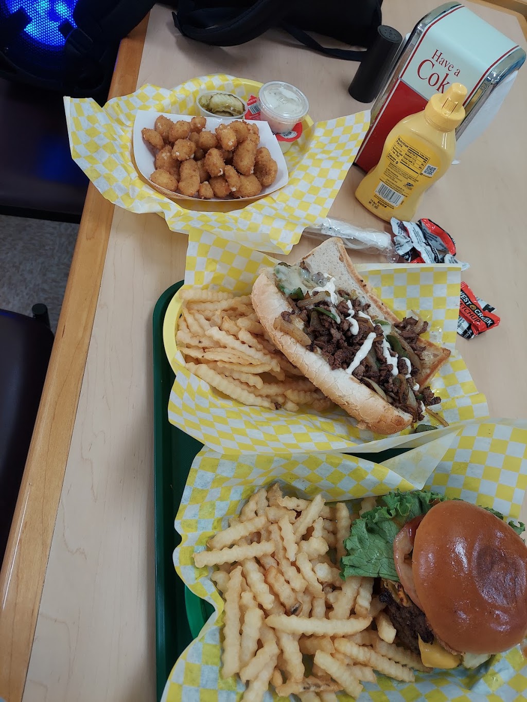 Patty Shack | restaurant | 667 Wabash Ave, Terre Haute, IN 47807, USA | 8122359788 OR +1 812-235-9788