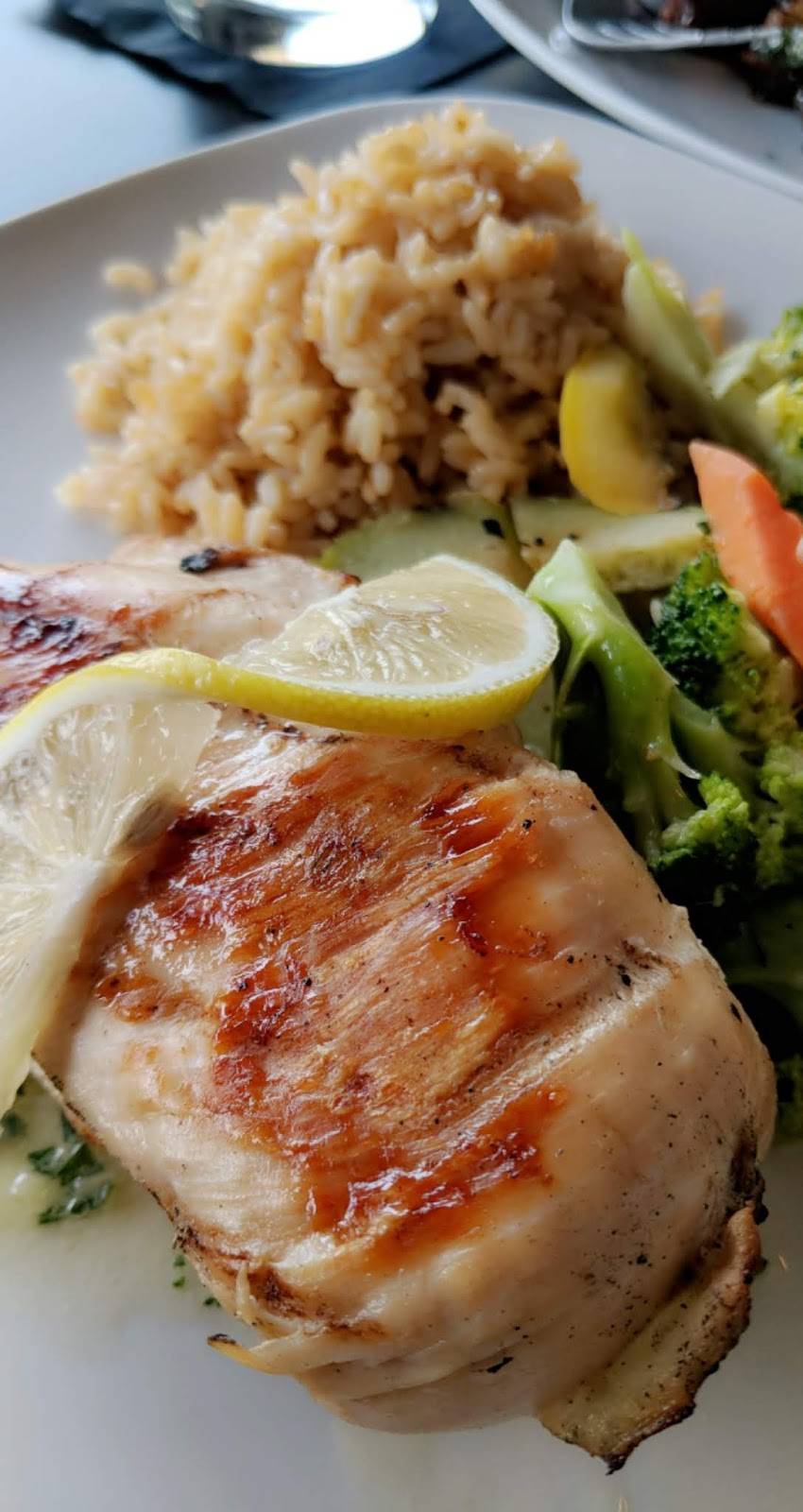 Redwood Grill | restaurant | 356 Woodside Rd, Redwood City, CA 94061, USA | 6503639343 OR +1 650-363-9343