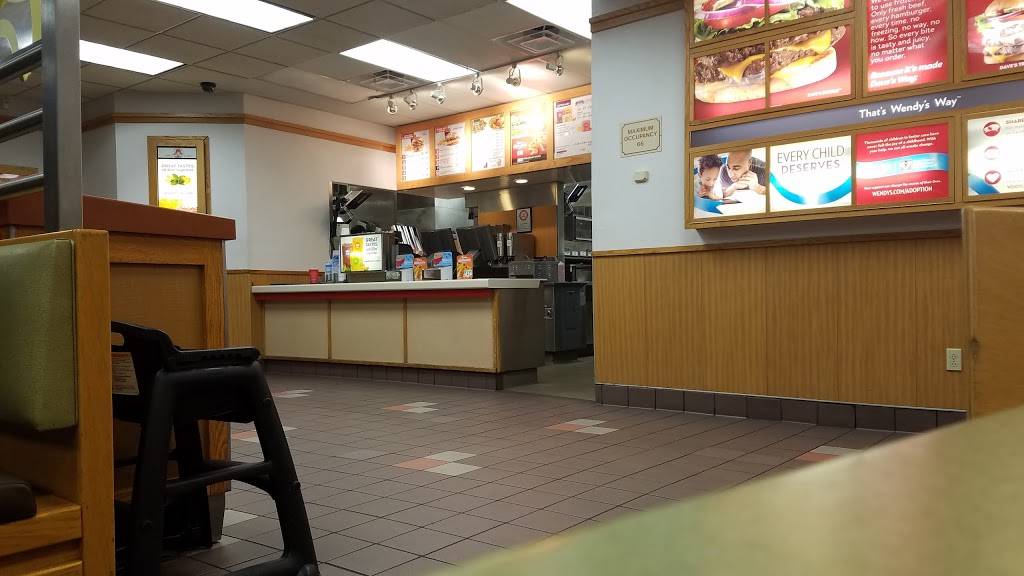Wendys | restaurant | 7675 N La Cholla Blvd, Tucson, AZ 85741, USA | 5208778062 OR +1 520-877-8062