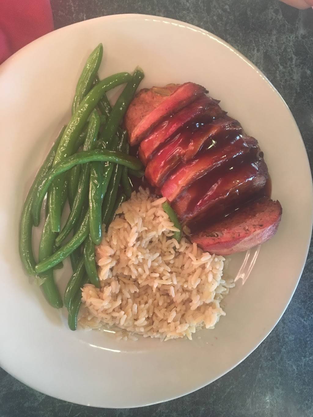 Oxhead Tavern | restaurant | 364 Main St, Sturbridge, MA 01566, USA | 5083477393 OR +1 508-347-7393