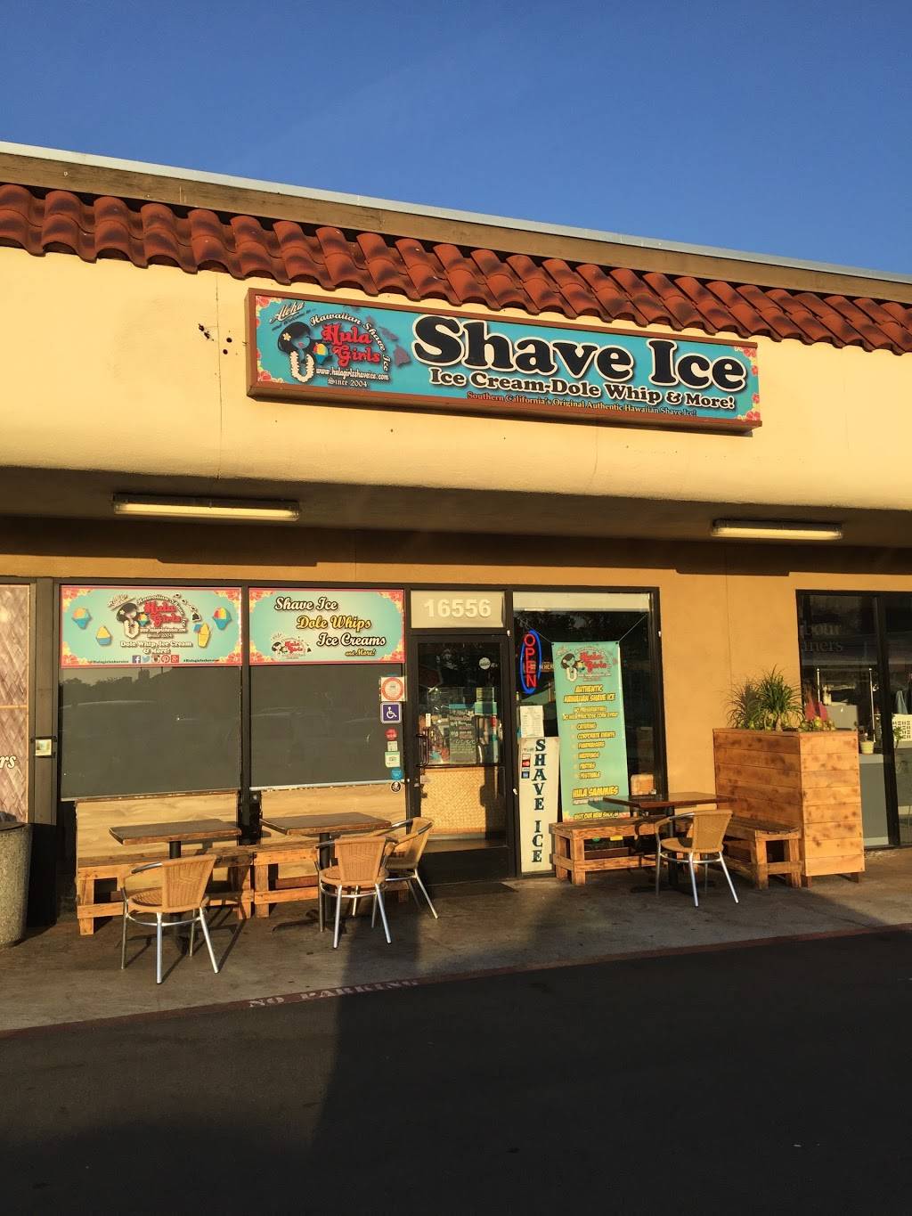 Hula Girls Shave Ice, Dole Whip & Ice Cream | restaurant | 16556 Bolsa Chica Rd, Huntington Beach, CA 92649, USA | 9492950292 OR +1 949-295-0292