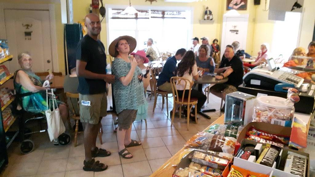 360 Castaways | meal takeaway | 360 Main Street Bath Box 257, Bath, ON K0H 1G0, Canada | 6133525653 OR +1 613-352-5653