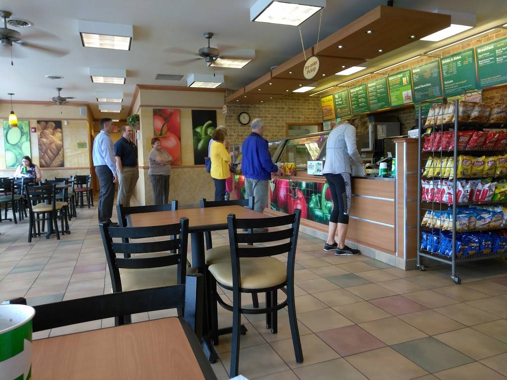 Subway | restaurant | 315 E Main St, Hummelstown, PA 17036, USA | 7175661234 OR +1 717-566-1234