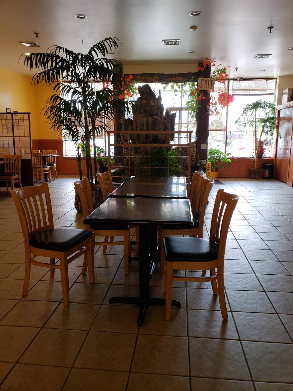 Rice Box Asian Cuisine | meal takeaway | 986 Poquonnock Rd, Groton, CT 06340, USA | 8602373386 OR +1 860-237-3386