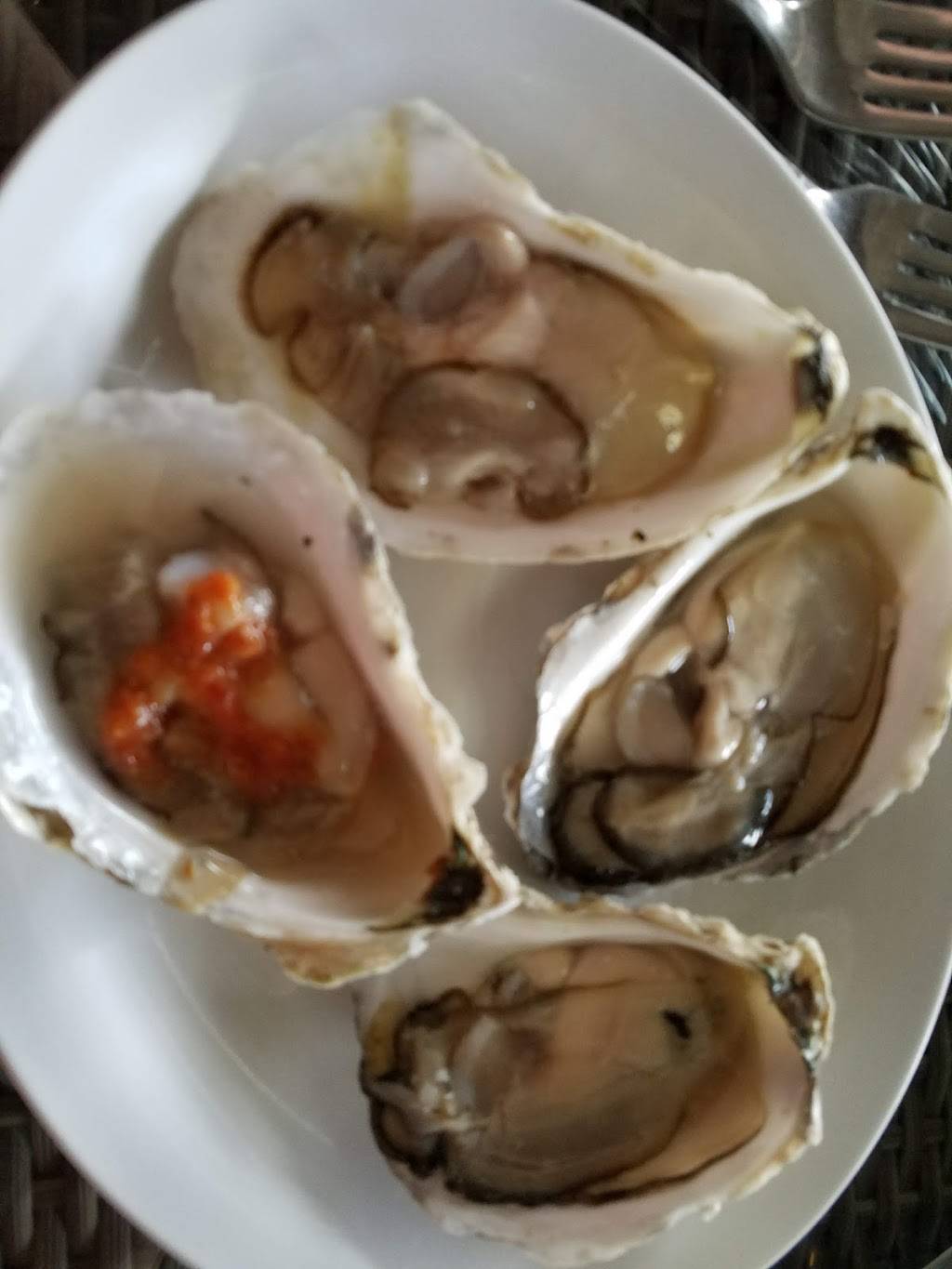 Tav-Vino Restaurant | restaurant | 267 Water St, Warren, RI 02885, USA | 4012450231 OR +1 401-245-0231