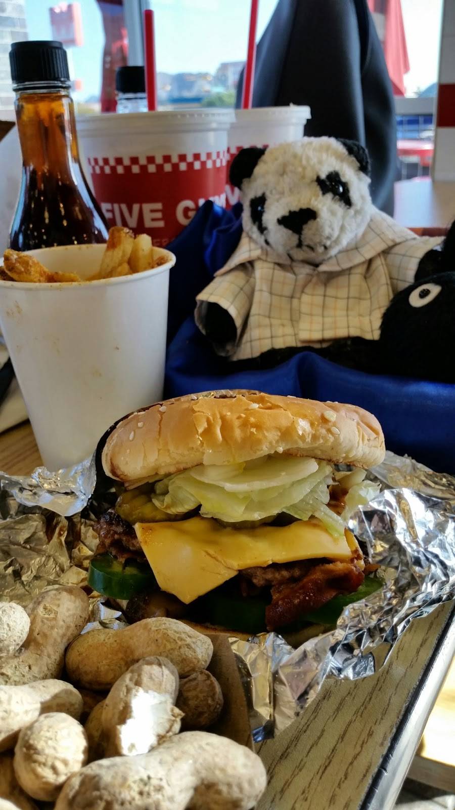 Five Guys | meal takeaway | 655 Sunland Park Dr, El Paso, TX 79912, USA | 9155812415 OR +1 915-581-2415