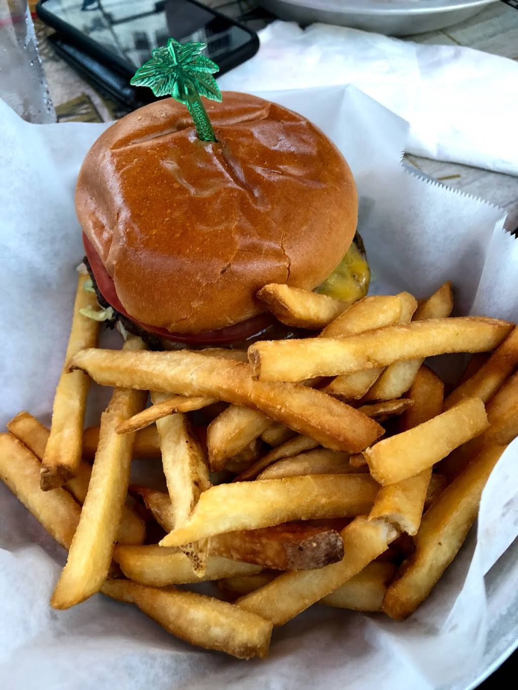 5 oClock Somewhere Bar and Grill | restaurant | 1112 N Ocean Dr, Hollywood, FL 33019, USA | 9548744474 OR +1 954-874-4474