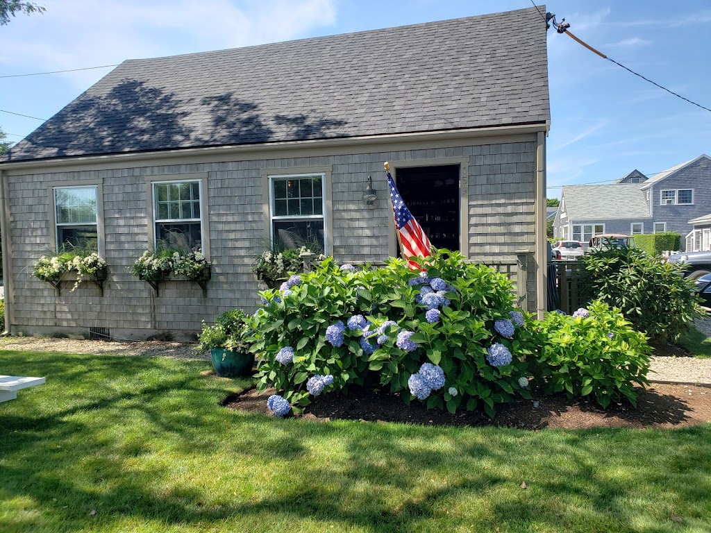 Roastd General Store | meal takeaway | 159 Orange St, Nantucket, MA 02554, USA | 5082288400 OR +1 508-228-8400