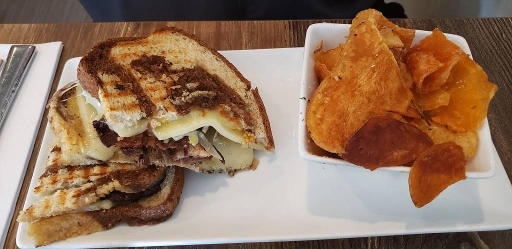 The Local | restaurant | 401 Clovis Ave #102, Clovis, CA 93612, USA | 5599004253 OR +1 559-900-4253