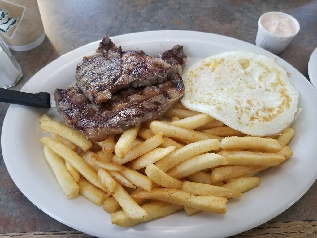 Toms Famous Burgers 6 | restaurant | 5624 Pacific Blvd, Huntington Park, CA 90255, USA | 3235818179 OR +1 323-581-8179