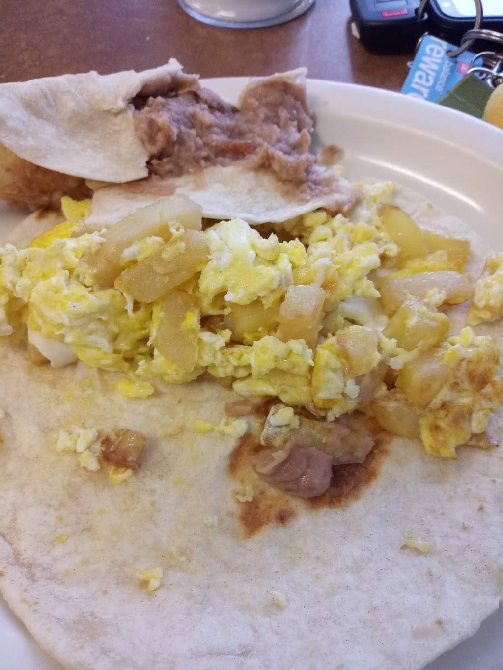 Crystals Cafe | restaurant | 2420 N Zarzamora St, San Antonio, TX 78201, USA | 2107324614 OR +1 210-732-4614