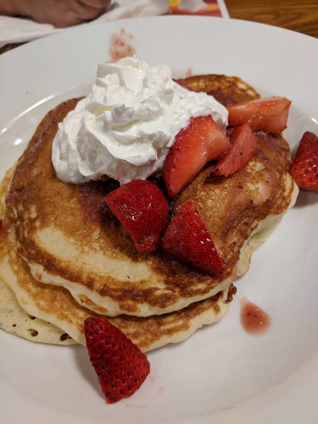 Dennys | restaurant | 1286 St George Ave, Avenel, NJ 07001, USA | 7326344160 OR +1 732-634-4160