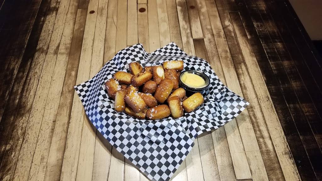 Honeys Kitchen | restaurant | 249 Park Ave, Amherst, OH 44001, USA | 4409882695 OR +1 440-988-2695