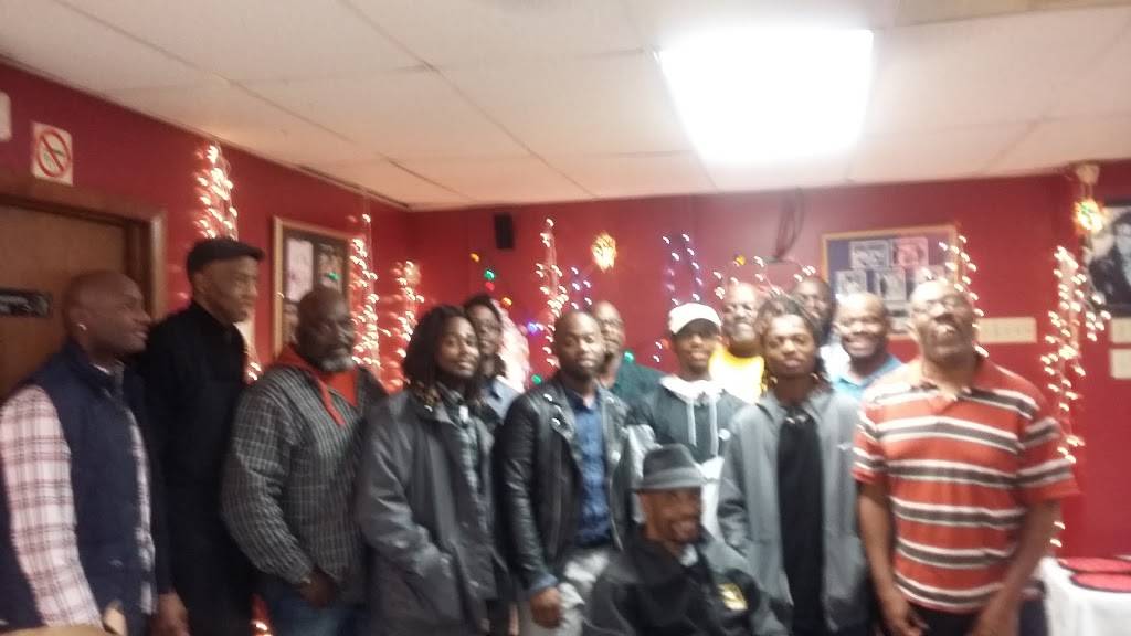 Soul Food On the Go Restaurant | restaurant | 545 E Chapel St, St Pauls, NC 28384, USA | 9108652003 OR +1 910-865-2003