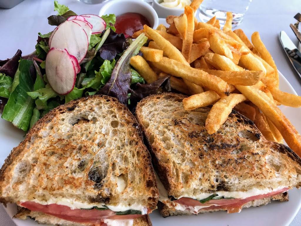 Robert | restaurant | 2 Columbus Cir, New York, NY 10019, USA | 2122997730 OR +1 212-299-7730