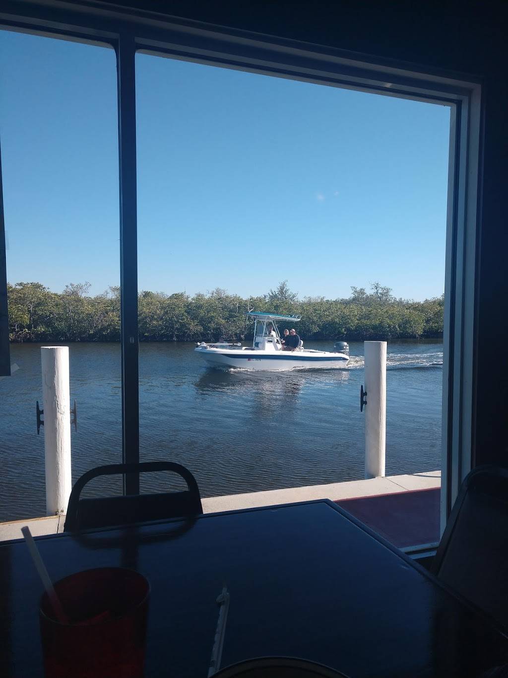 Alligator Creek Bar & Grill | restaurant | 5500 Deltona Dr, Punta Gorda, FL 33950, USA | 9416392633 OR +1 941-639-2633