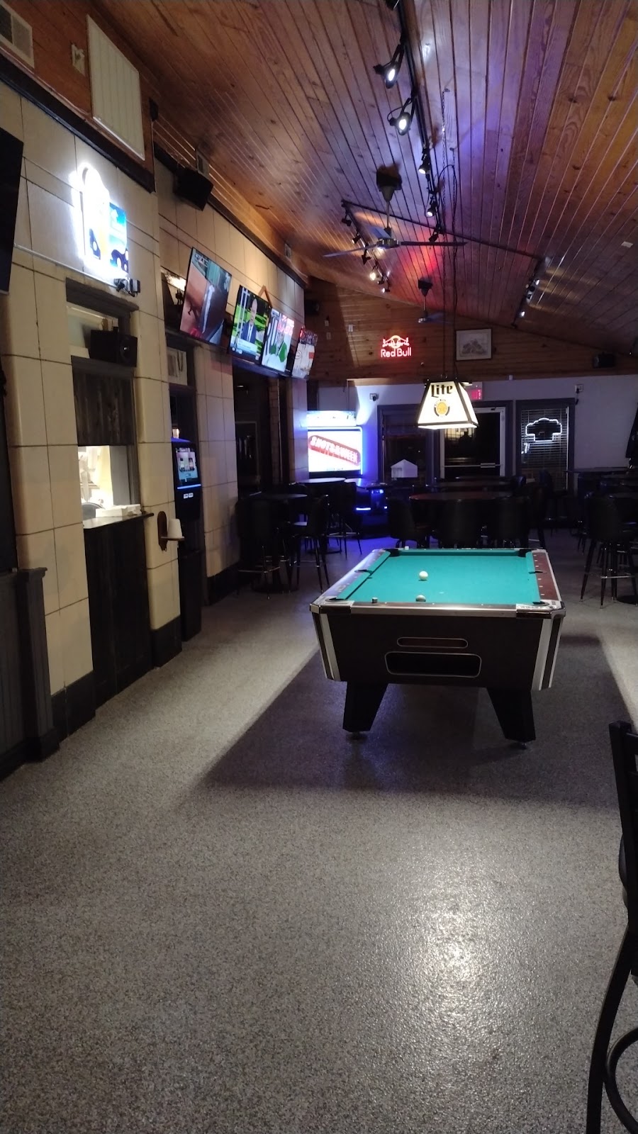 Highlands Bar & Grill Louisville | restaurant | 2280 Bardstown Rd, Louisville, KY 40205, USA | 5029635956 OR +1 502-963-5956