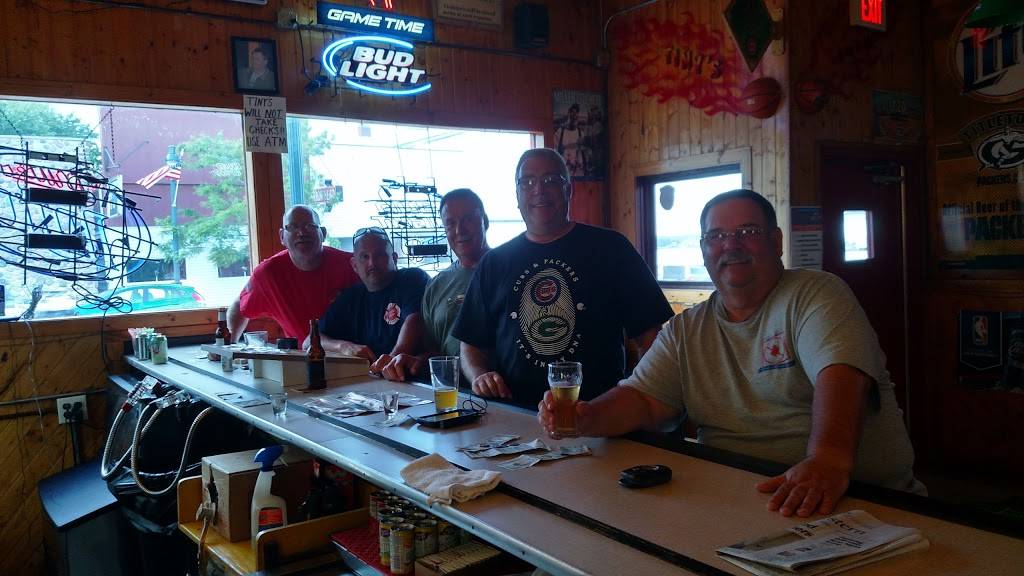 Tinys Bar | restaurant | 111 W Main St, Winneconne, WI 54986, USA | 9205829962 OR +1 920-582-9962