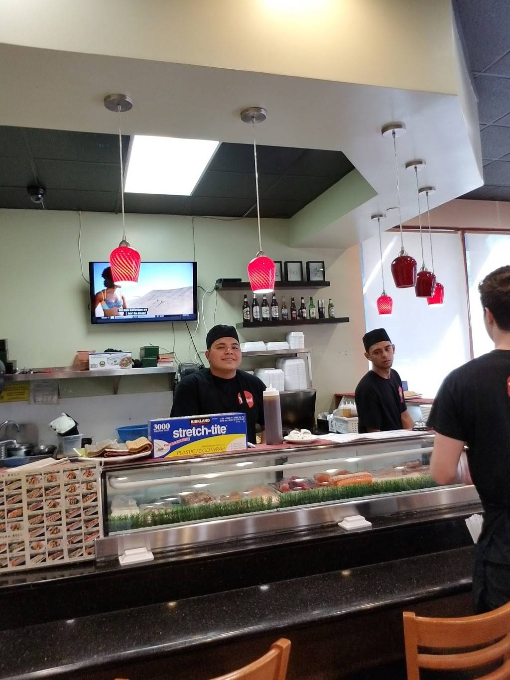 Yoshi Sushi | restaurant | 17005 Bear Valley Rd suite b, Hesperia, CA 92345, USA | 7602446661 OR +1 760-244-6661