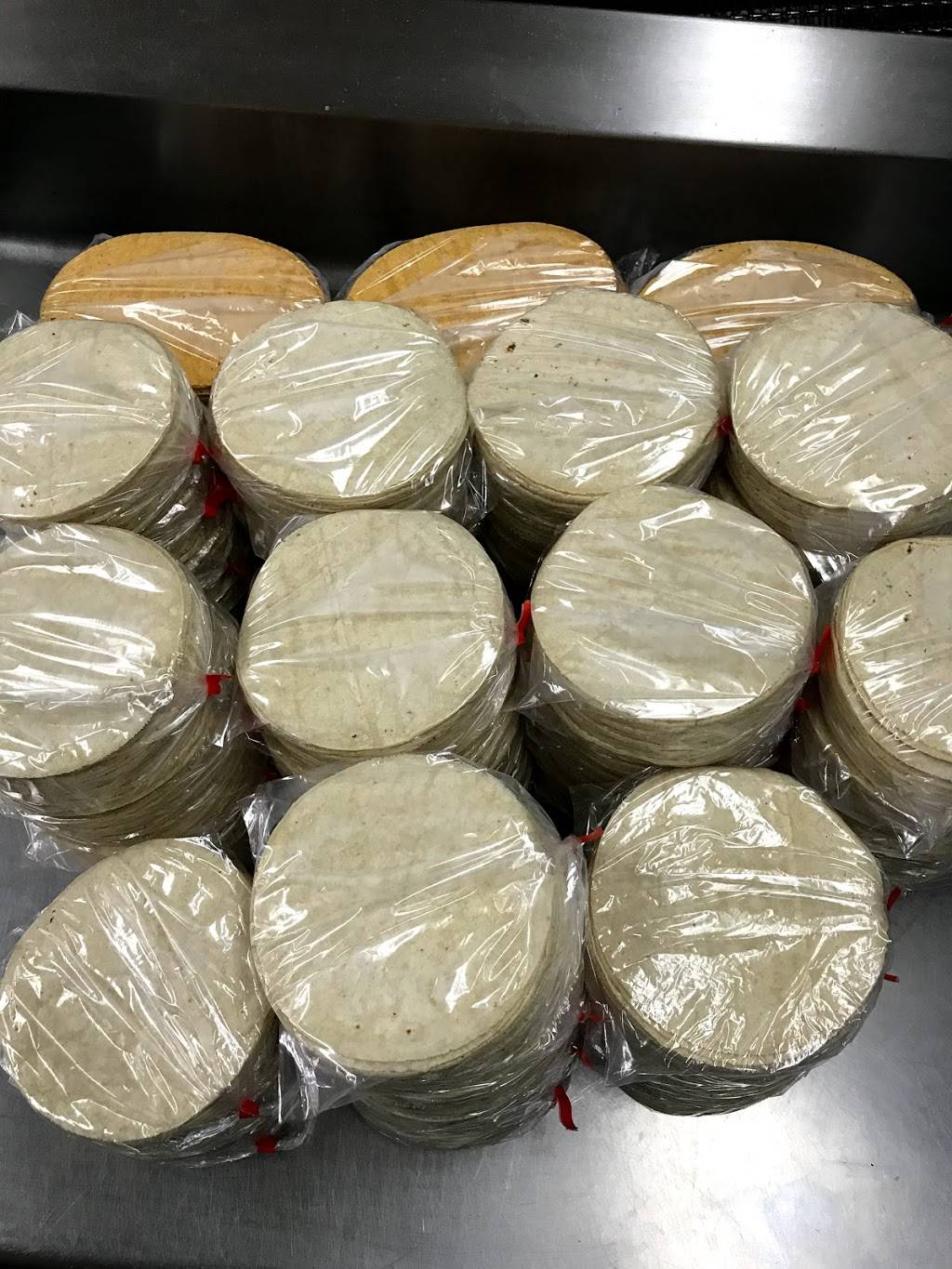 Tortillería El Comal | restaurant | 13184 Veterans Memorial Dr, Houston, TX 77014, USA | 2818931616 OR +1 281-893-1616