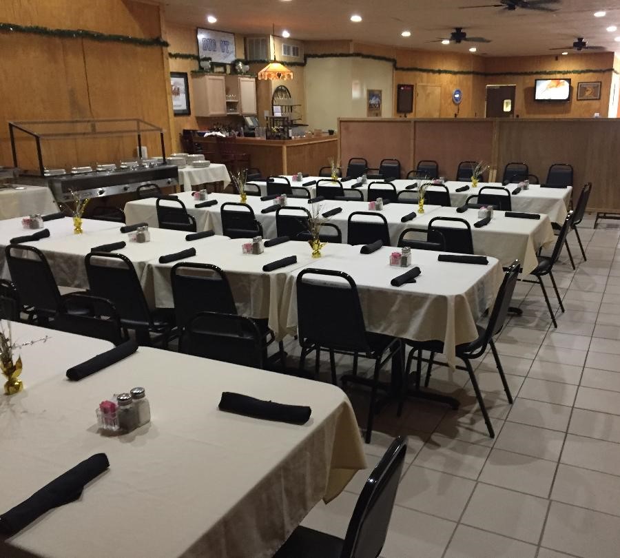 The Dugout Bar & Grill | restaurant | 217 S N Vine St, Monroe City, MO 63456, USA | 5737359774 OR +1 573-735-9774