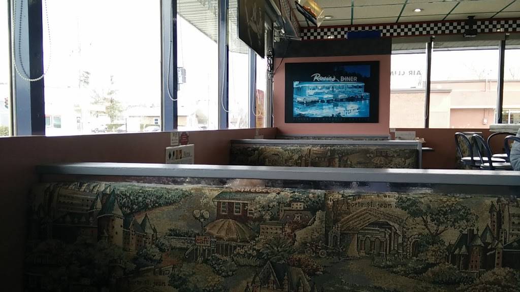 Cafe St Pierre | restaurant | 500 Rue Saint-Pierre, Drummondville, QC J2C 3W5, Canada | 8194753990 OR +1 819-475-3990